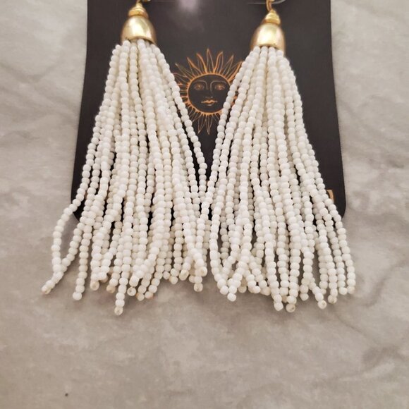 ✨ Stella and Dot White Seed Beaded Beads Marble Boho Tassel Earrings ✨ - Picture 4 of 9